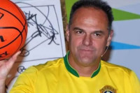 20/04/2026 - Basquete do Flamengo aposenta a camisa 14, de Oscar Schimdt